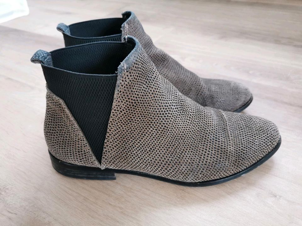 Zign Stiefeletten Schuhe braun schwarz gepunktet in Lamstedt