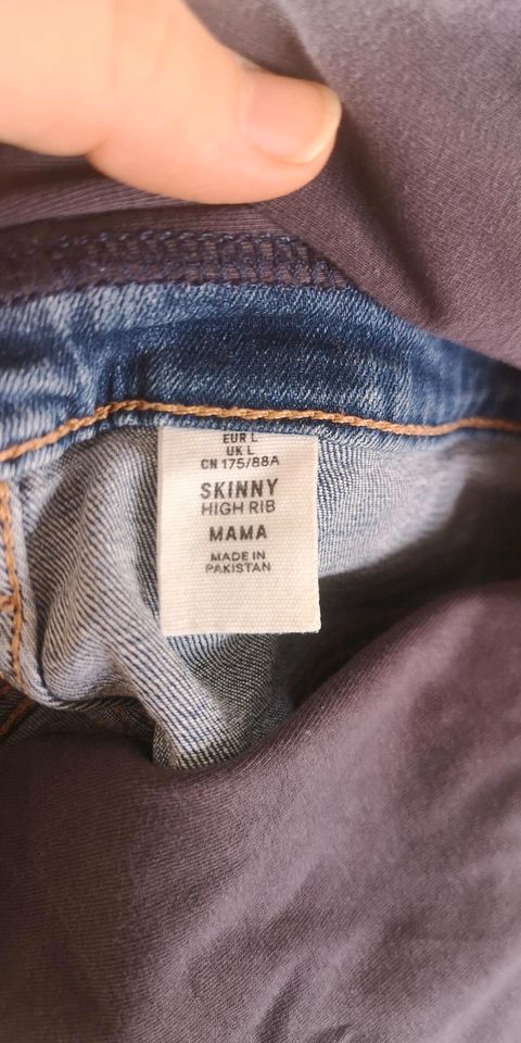 H&M Umstands Jeans Gr. L in Overath