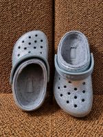 Crocs Gr C11 (EU 28/29) silber glitzer Hessen - Brechen Vorschau