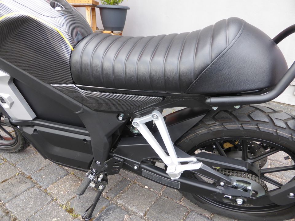 ELEKTRO MOTORRAD HORWIN CR6 CARBON 6200W 100KMH  ANGEBOT NP.5999€ in Halle