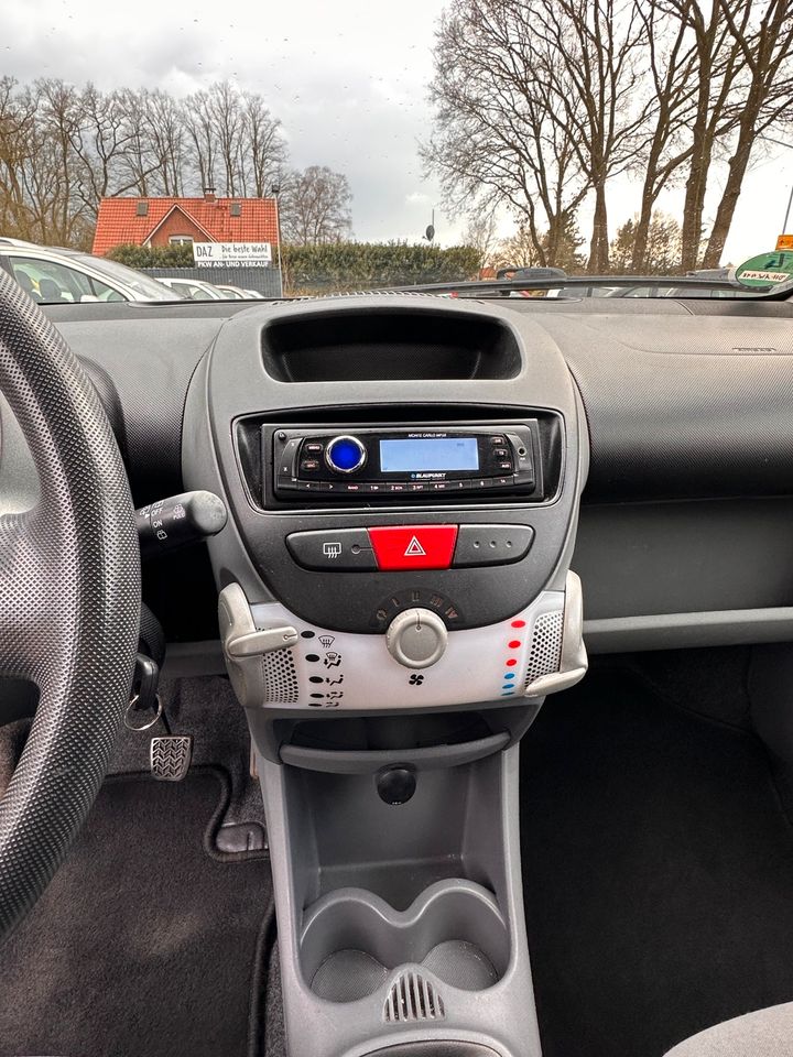 Peugeot 107 1. HAND/TÜV/SERVICE NEU/ TOP ZUSTAND in Stuhr