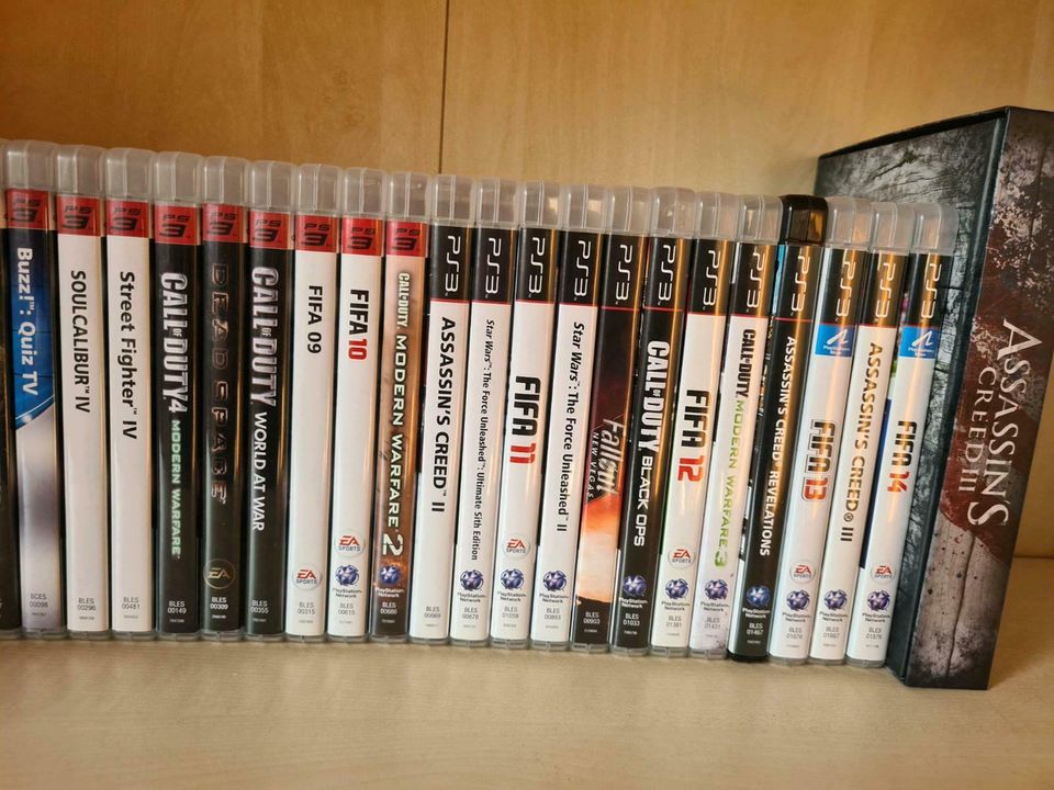 Playstation 3 mit 38 Spielen und viel Zubehör in Osloß