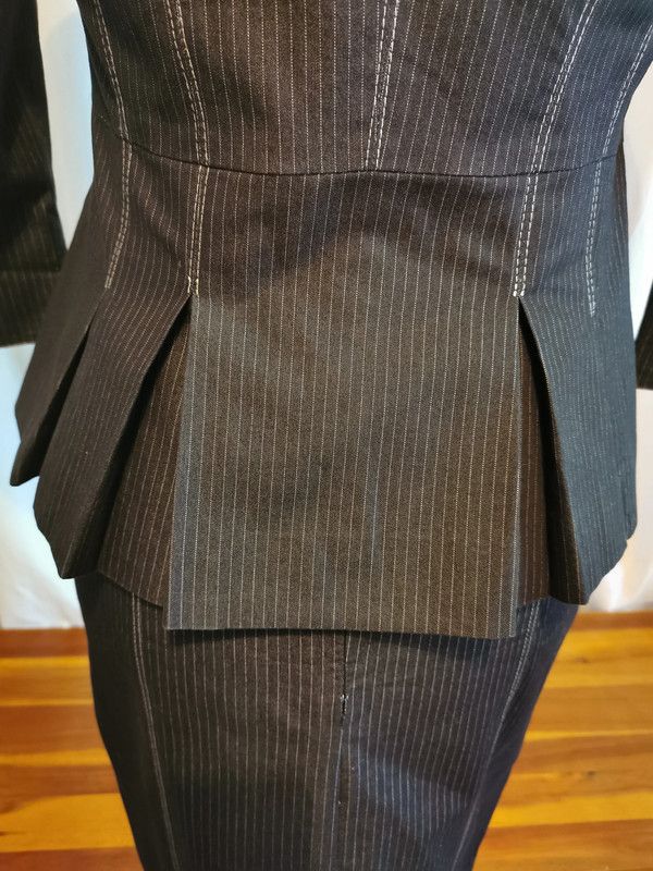 Bandeau Business-Kleid mit passendem Blazer, Nadelstreifen in Potsdam