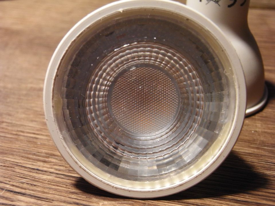 LED Leuchtmittel GU10 5W 2 Stück zu VERSCHENKEN in Edertal
