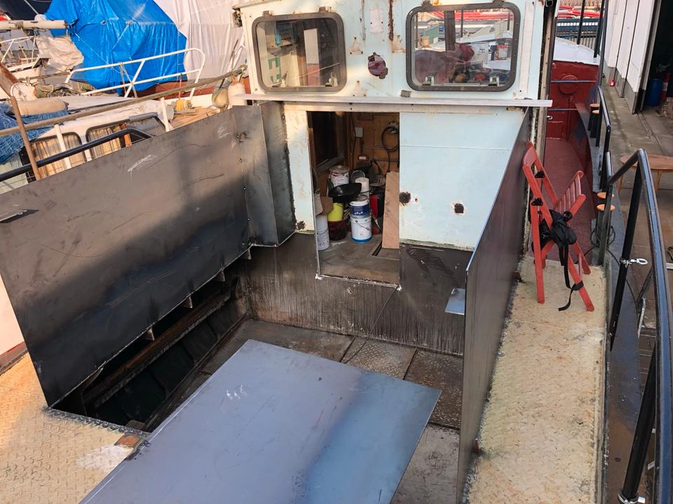 Schlepper,Schiff, Tug,,fahrfertig, Deutz Motor generalüberholt, in Haselau
