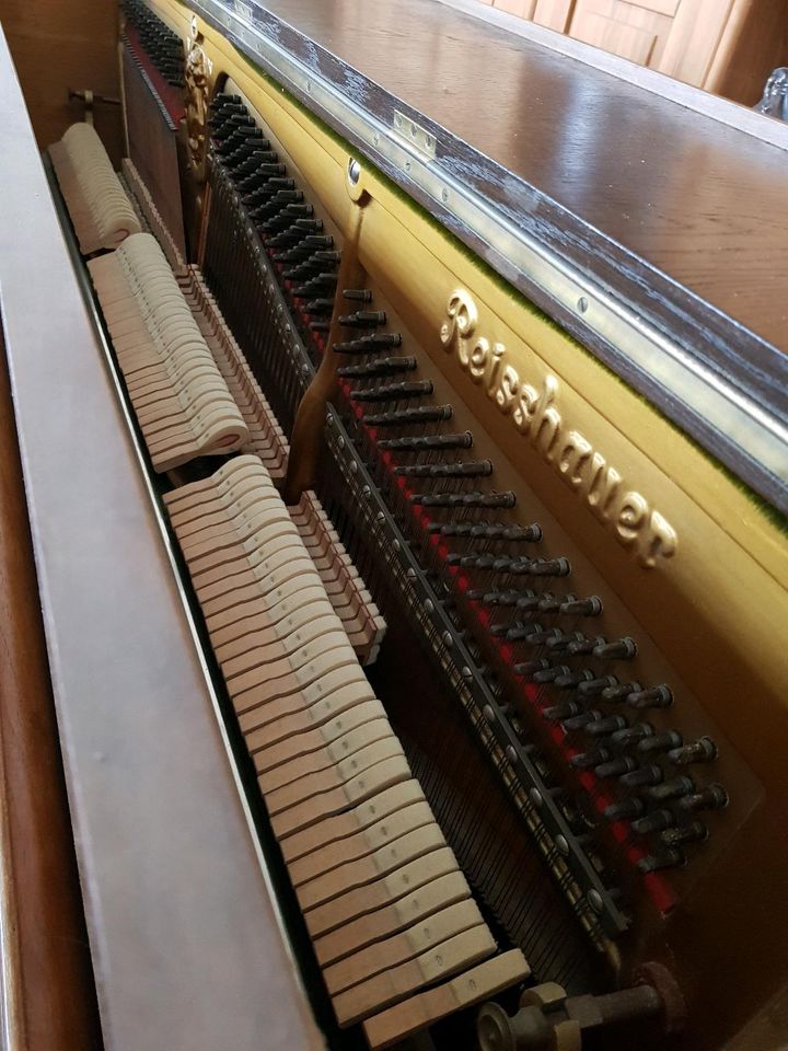 Schönes, altes Klavier, Reisshauer in Detmold