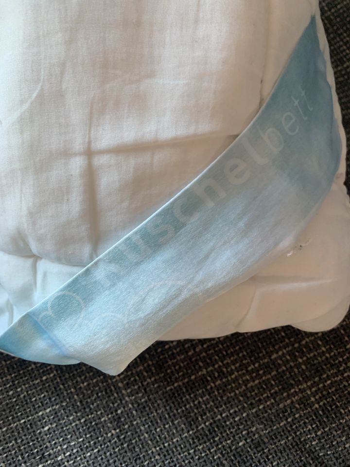 Zwei Kopfkissen Kuschelbett 40x80cm Allergiker Kugelfaser in München