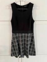 Damen Kleid ärmellos Schwarz Grau Fleece Colloseum Gr. M wie neu Hessen - Gründau Vorschau