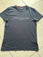 T-Shirt Tommy Hilfiger Gr. M Dunkelblau TOP ZUSTAND Güstrow - Landkreis - Bützow Vorschau