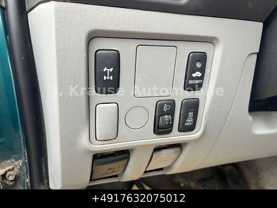 Toyota Hilux 2.5 D-4D Extra Cab 4x4 Klima NETTO 10800€ in Hammah