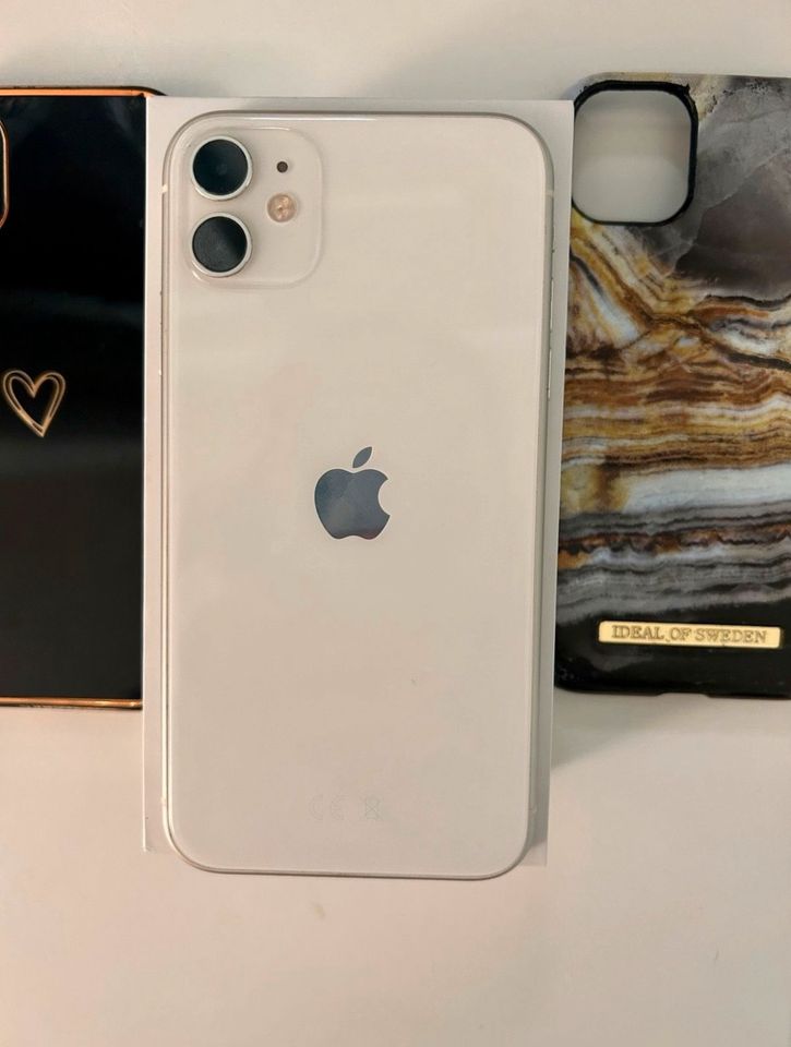 iPhone 11 64 GB weiß mit Zubehör und OVP in Waltrop