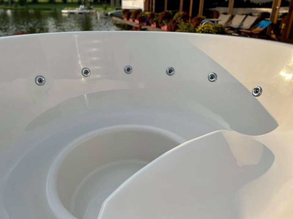 Konfigurieren Sie Ihren Hot Tub (ab 2.999 €) in Marienhausen