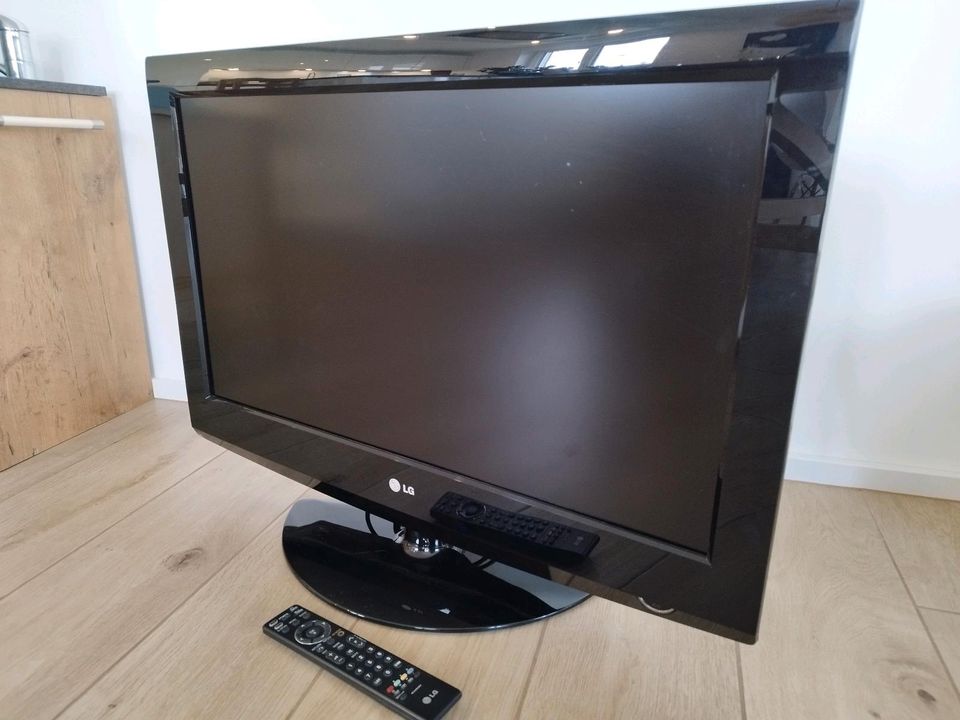 LG LED Fernseher 32Zoll in Sehlem