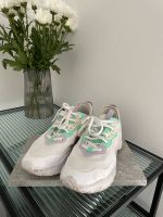 Nike Sneaker in weiß-türkis Gr. 40 guter Zustand Hessen - Mühltal  Vorschau