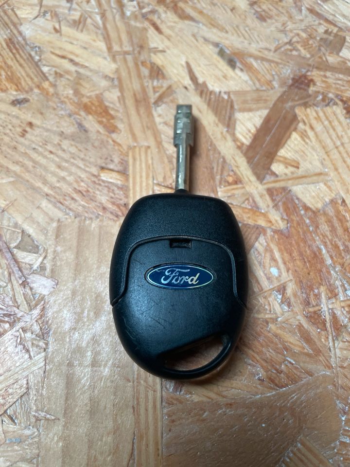 Ford Mondeo MK3 Funkschlüssel original in Gettorf