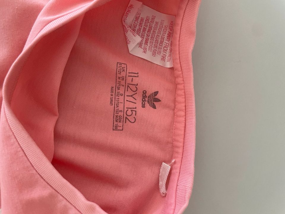 Tshirt von Adidas Größe 152 rosa in Neukirch