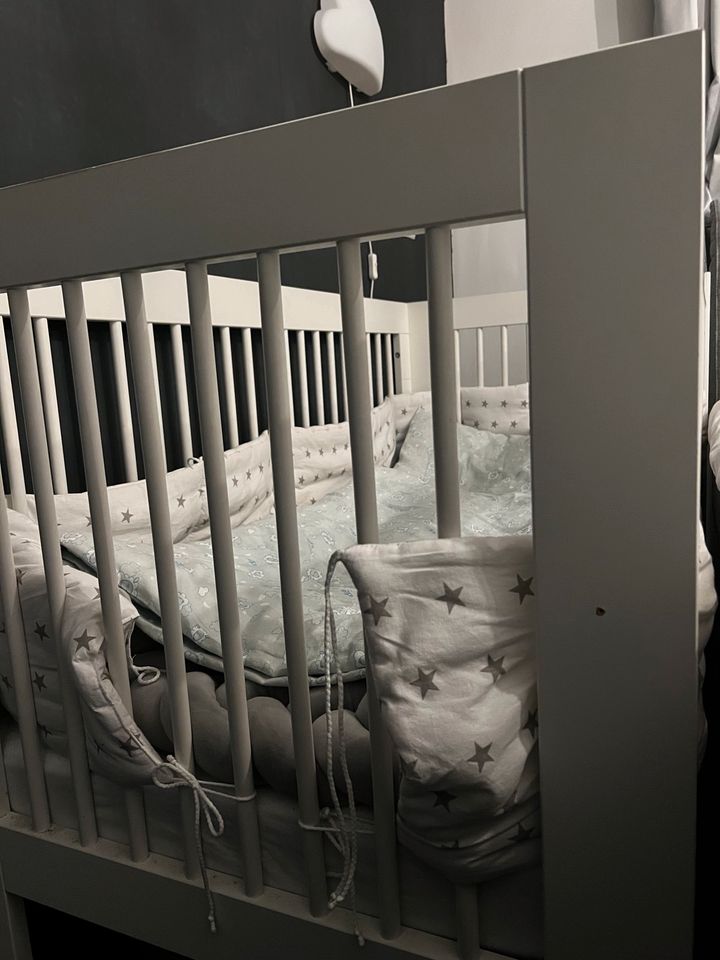 Kinderbett in weiß mit Dr Lübbe Matratze in Kronau