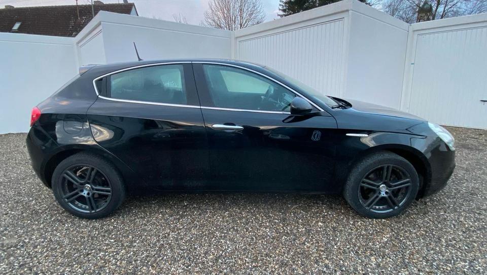Alfa Romeo Giulietta Turismo Diesel 4,4l/100  Alu Navi SHZ in Dürrlauingen