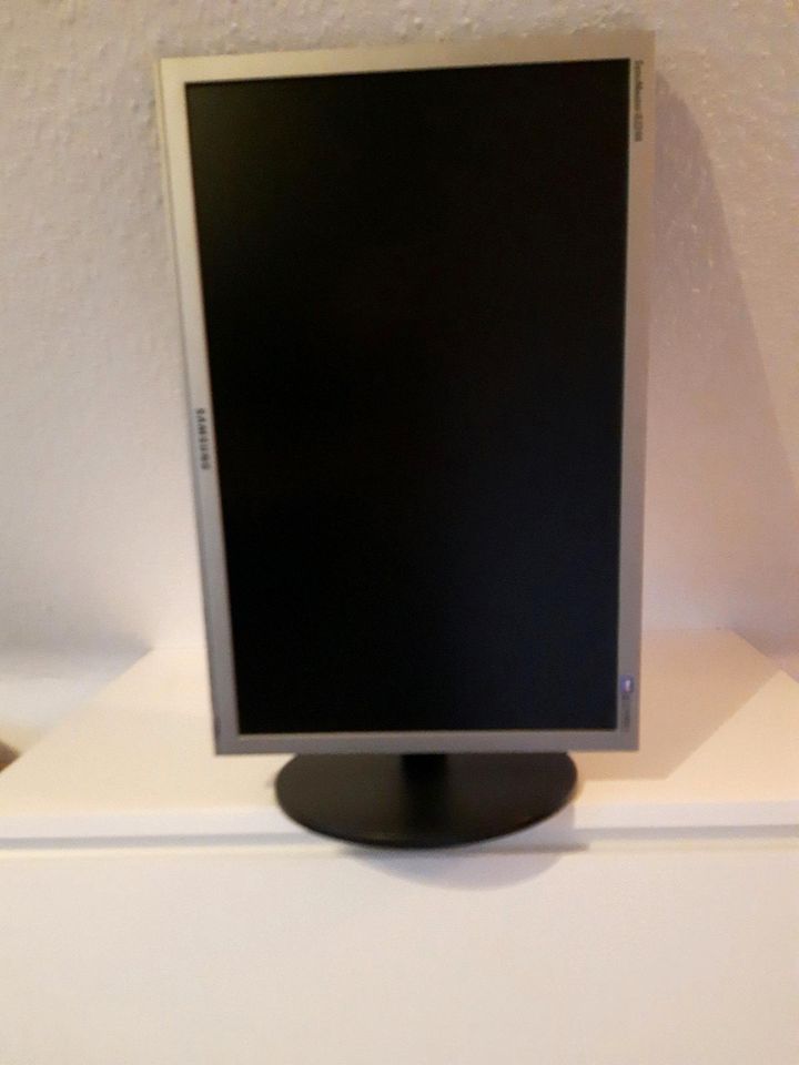 Samsung SyncMaster B2240 21,5 Zoll in Rastede