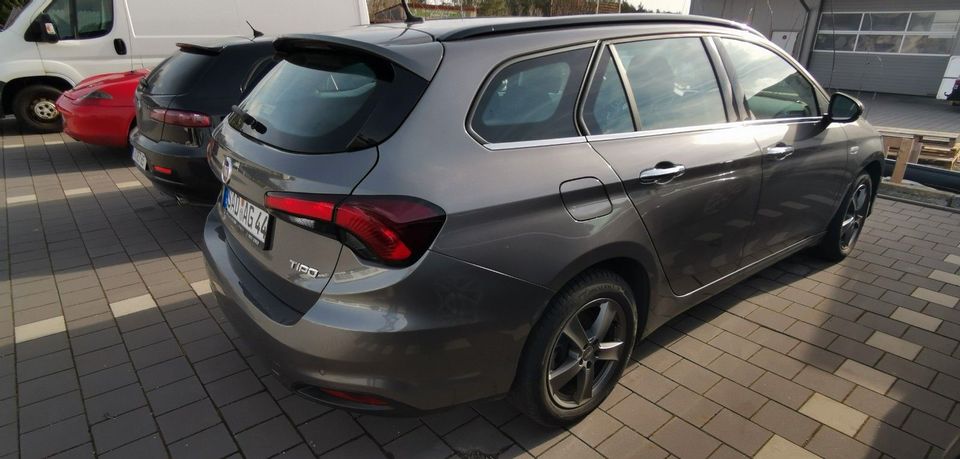 Fiat Tipo 1.6 MultiJet LOUNGE DCT Automatik 8 X Alu in Wackersdorf