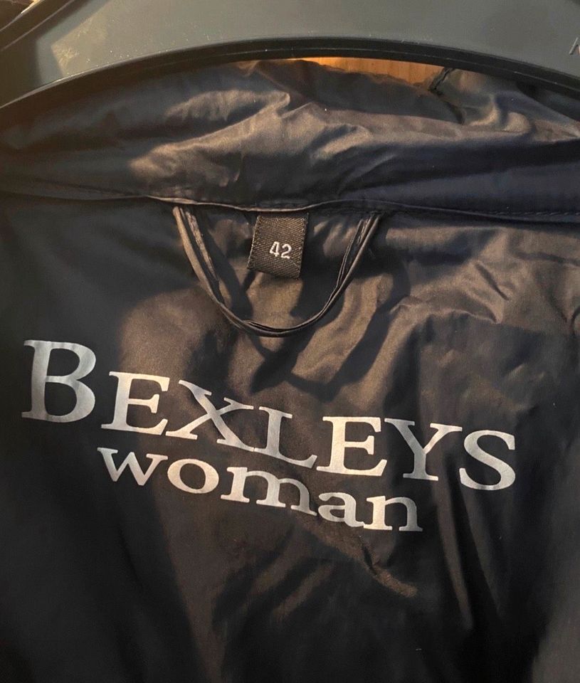 Bexleys Steppjacke Übergangsjacke Windjacke dunkelblau in Straelen