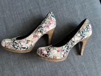 Tamaris Pumps Blumenmuster und Korkabsatz 37 Rheinland-Pfalz - Niederkirchen bei Deidesheim Vorschau