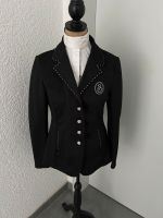 Jacket Sacko Turnierjacket Turnierkleidung schwarz Größe 88 Nordrhein-Westfalen - Heinsberg Vorschau