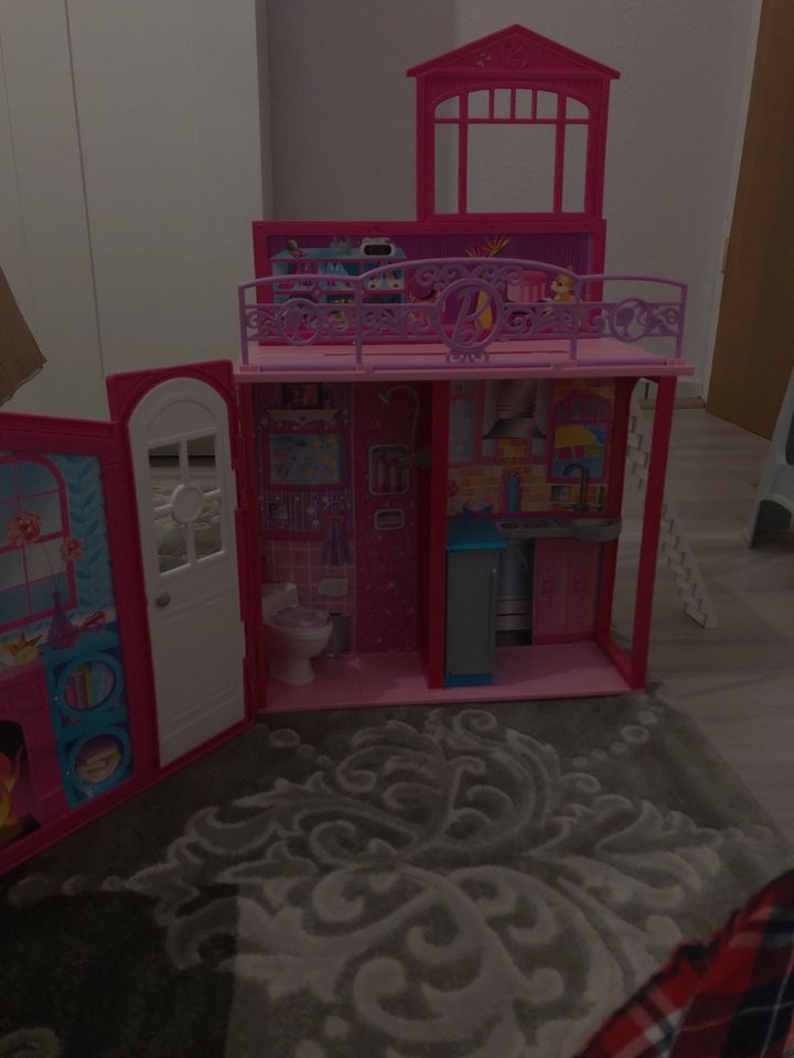 Barbie Traumvilla klappbar mit Zubehör in Herne