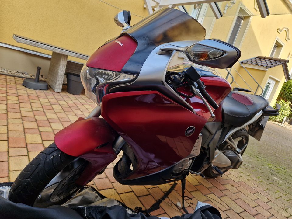 Honda VFR1200F Motorrad in Ahrensfelde