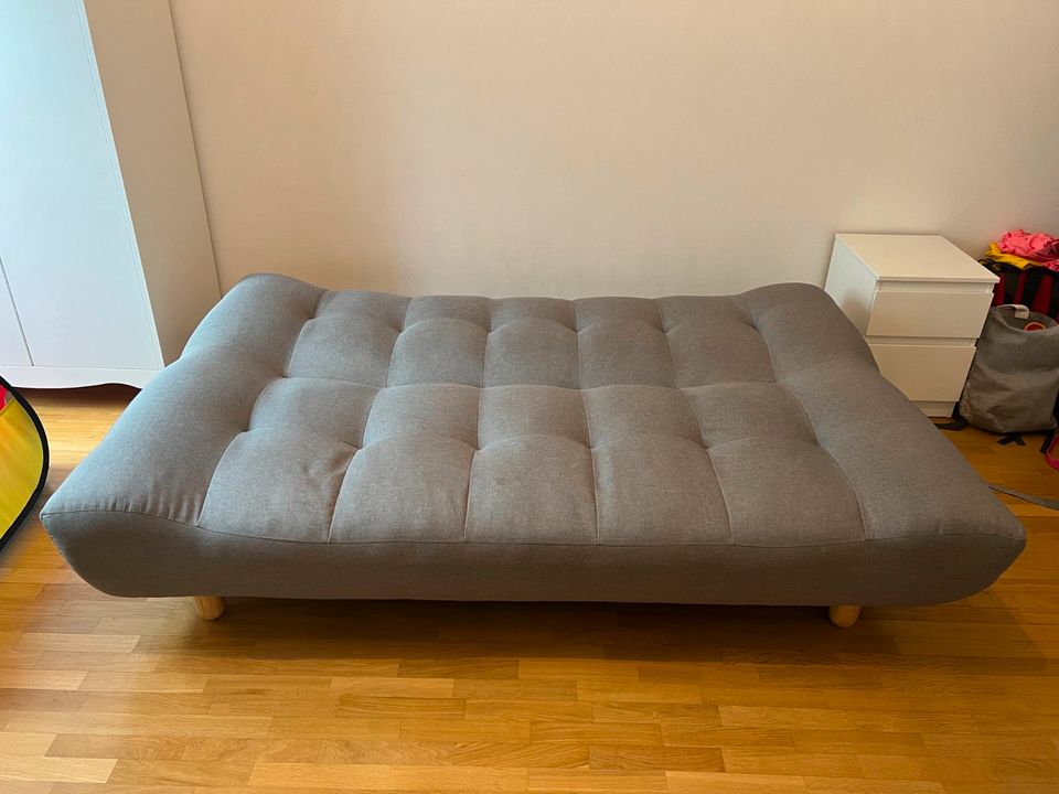 Gestepptes 3-Sitzer-Sofa Clic-Clac in Grau in Frankfurt am Main