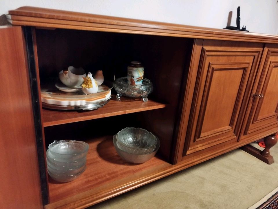 Sideboard mit drei Türen in Oberhausen