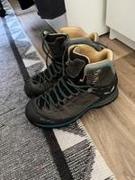 Salewa Wanderschuhe 38,5 Mountain Trainer mid echt Leder Berlin - Reinickendorf Vorschau
