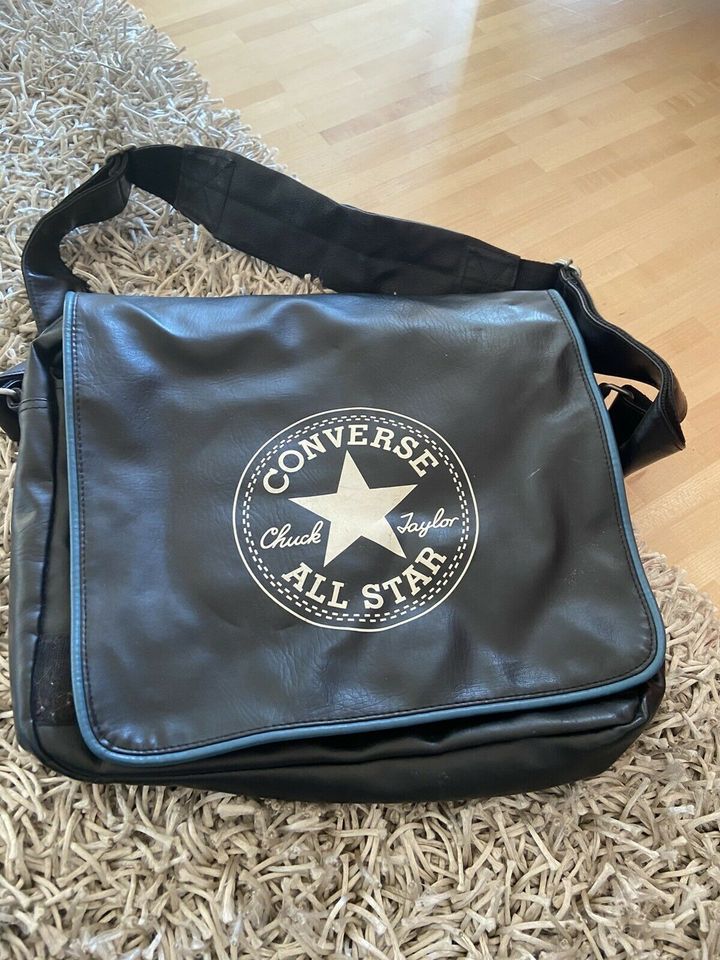 Verkaufe sehr gut erhaltene Tasche von Converse in Manching