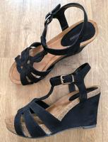 Keilsandaletten Sandalen mit Keilabsatz * schwarz * Gr. 40 wNEU Sachsen - Göda Vorschau