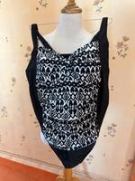 Lascana Badeanzug 54 B schwarz weiß neu Hessen - Trebur Vorschau