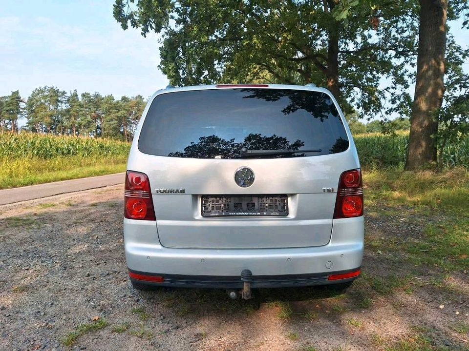 VW Touran 1,4 TSI Benzin 5 Sitzer Klima Alu AHK in Ribbesbüttel