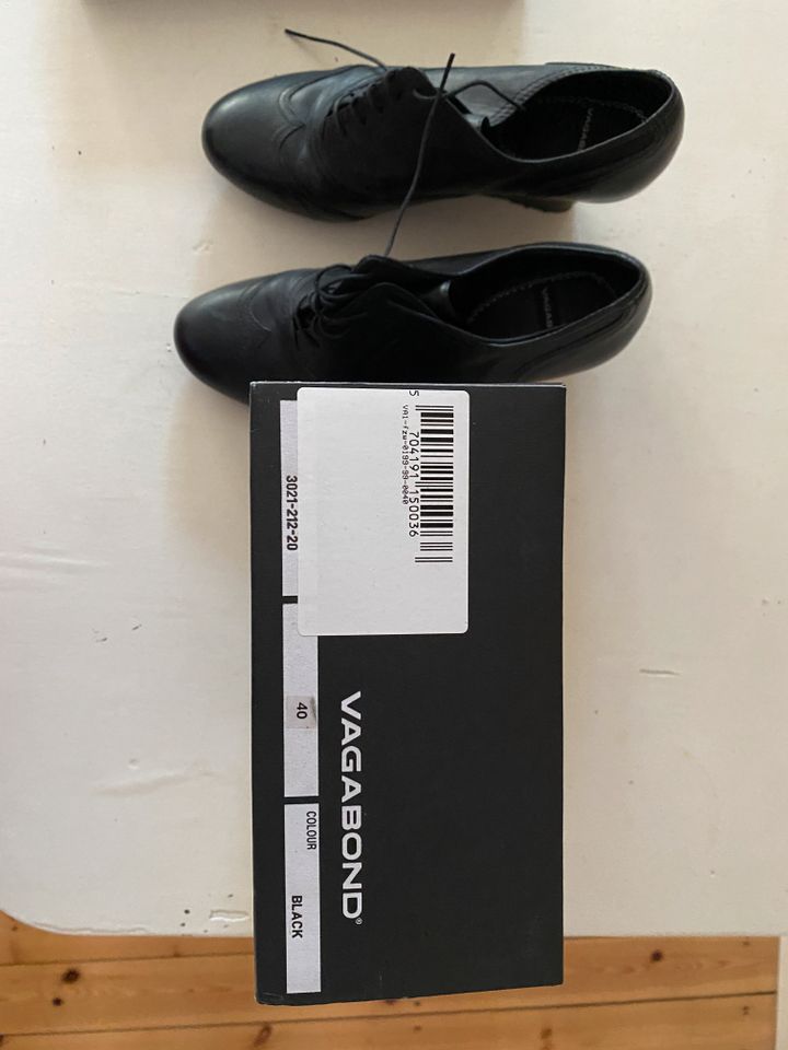 40 Vagabond schwarz Keilabsatz wedges Schuhe Boots Absatz Plattea in Dresden