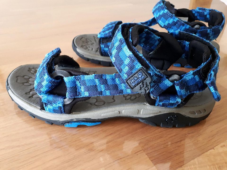 Tausche Jack Wolfskin Sandalen Gr 34 gegen 4 x Milch, 3.5 %Fett in Zirndorf