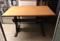 DDR rustikaler Tisch Massivholz Ostalgie Retro Vintage Garten Leipzig - Leipzig, Zentrum-Nord Vorschau