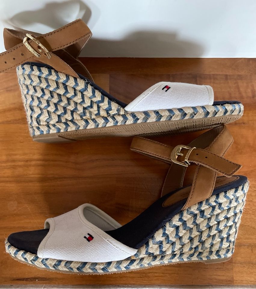 Tommy Hilfiger Espadrilles Schuhe Sandalen Größe 40 in Bremen