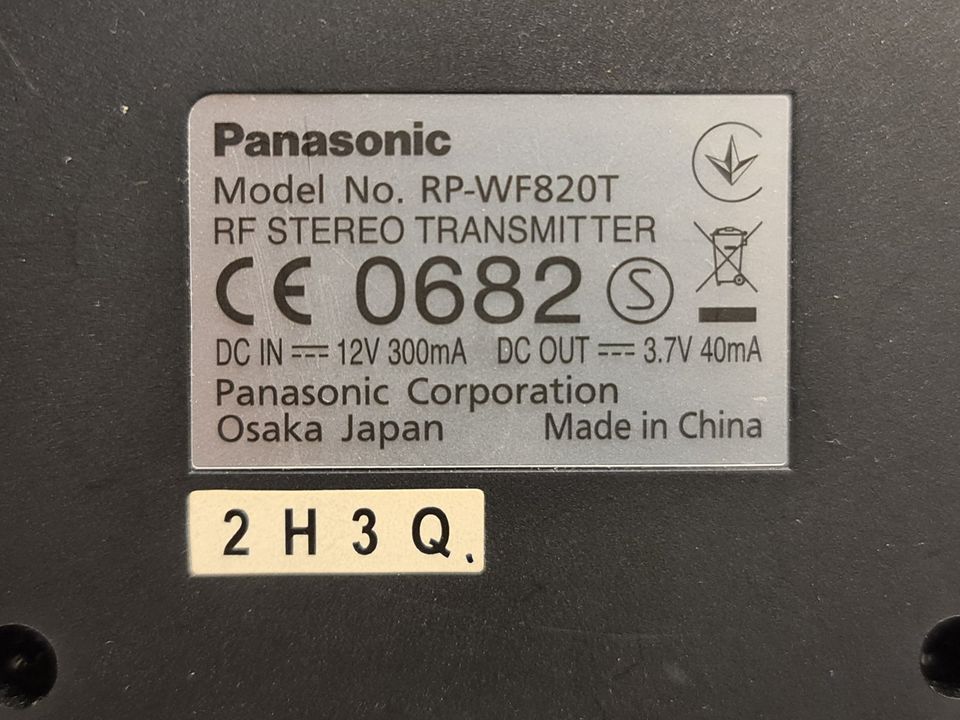 Panasonic Wireless Kopfhörer mit Ladestation - RP-WF820T in Frankfurt am Main