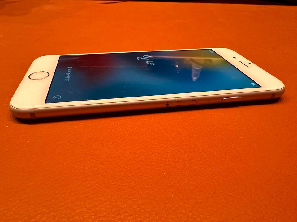 Apple iPhone 6S silber 64 GB in Erlau