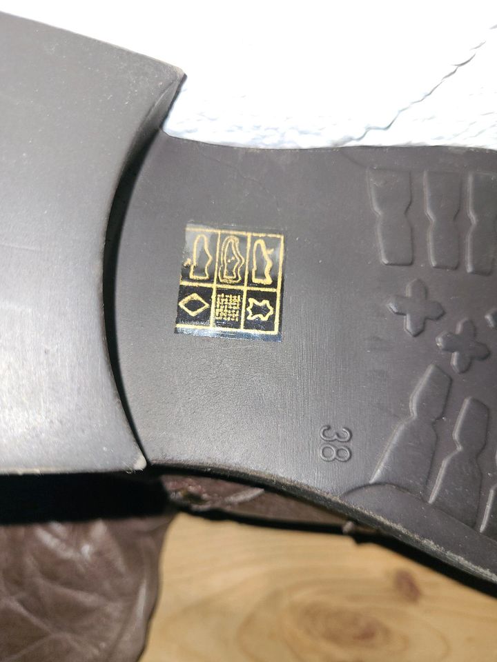 Damen Leder Stiefel Größe 38 neu in Altlandsberg