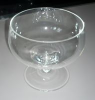 schöne Glas- Schale  mit Fuß • 14,5 cm Ø  •14,5 cm H Lübeck - St. Gertrud Vorschau