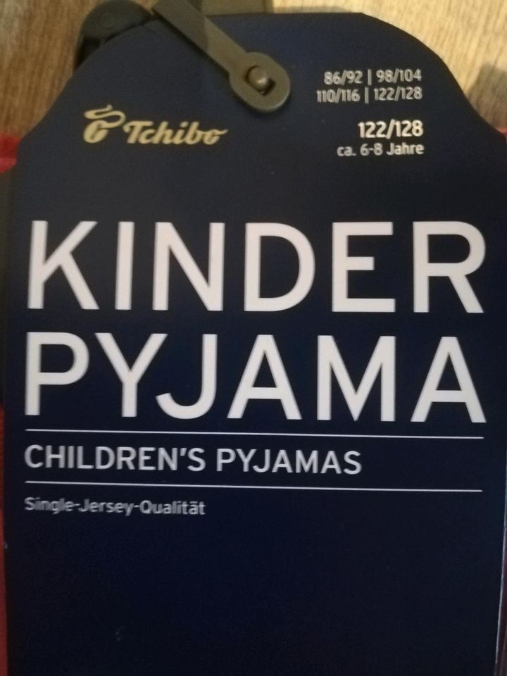 Kinder Pyjama neu Gr. 122/128 in Burgheim