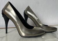 Tods Pumps Silber metallic, Größe 37 Tod‘s High Heels ❗️ Düsseldorf - Hafen Vorschau