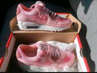 Nike WMNS Air Max 90 Pink Größe 36,5 Neu original Verpackung Sachsen - Meißen Vorschau