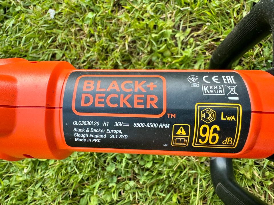 Black+Decker 36V Akku Rasentrimmer in Ehringshausen