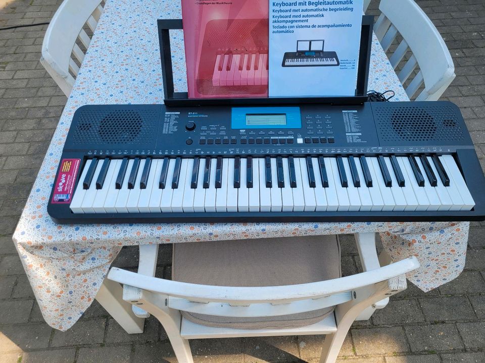 Keyboard mit Begleitautomatik in Markranstädt