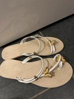 Modische Flip Flop Zehentrenner weiß Gold 40/41 neuw Bayern - Hirschaid Vorschau